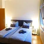 Napoleon, Naehe Zentrum, 2 Schlafzimmer, Grosser Balkon, Free Wifi ,parken Jéna