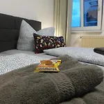 Napoleon, Naehe Zentrum, 2 Schlafzimmer, Grosser Balkon, Free Wifi ,parken *