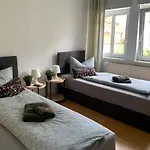 Apartment Napoleon, Naehe Zentrum, 2 Schlafzimmer, Grosser Balkon, Free Wifi ,parken *