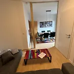 Napoleon, Naehe Zentrum, 2 Schlafzimmer, Grosser Balkon, Free Wifi ,parken Apartment *