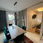 Napoleon, Naehe Zentrum, 2 Schlafzimmer, Grosser Balkon, Free Wifi ,parken Apartment