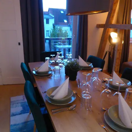 Napoleon, Naehe Zentrum, 2 Schlafzimmer, Grosser Balkon, Free Wifi ,parken