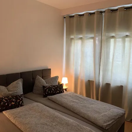 Appartement Napoleon, Naehe Zentrum, 2 Schlafzimmer, Grosser Balkon, Free Wifi ,parken