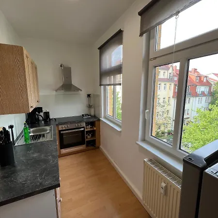 Napoleon, Nähe Zentrum, 2 Schlafzimmer, Großer Balkon, Free Wifi ,parken Jena
