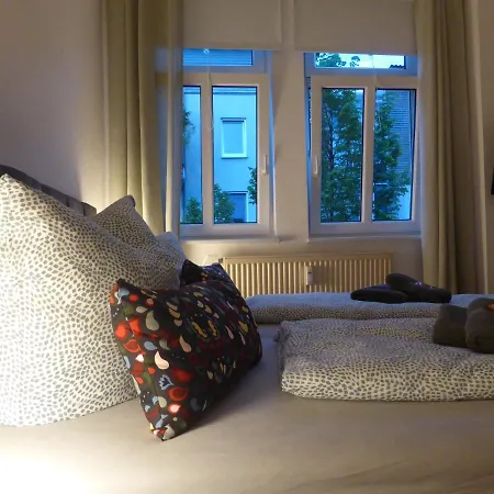 Napoleon, Nähe Zentrum, 2 Schlafzimmer, Großer Balkon, Free Wifi ,parken *