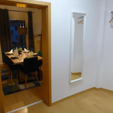Napoleon, Naehe Zentrum, 2 Schlafzimmer, Grosser Balkon, Free Wifi ,parken Jena