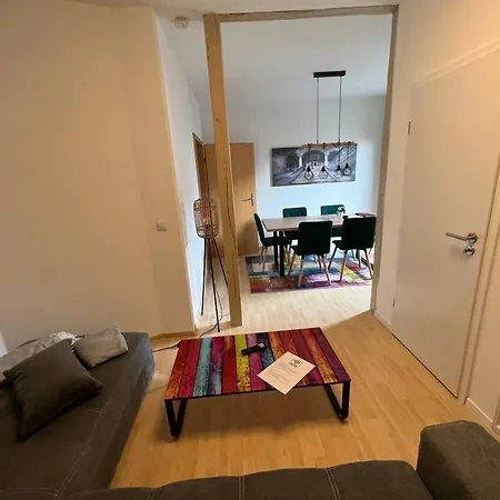 Napoleon, Nähe Zentrum, 2 Schlafzimmer, Großer Balkon, Free Wifi ,parken Apartment *