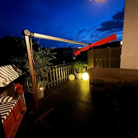 Napoleon, Naehe Zentrum, 2 Schlafzimmer, Grosser Balkon, Free Wifi ,parken