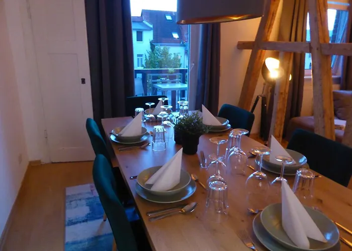 Napoleon, Naehe Zentrum, 2 Schlafzimmer, Grosser Balkon, Free Wifi ,parken