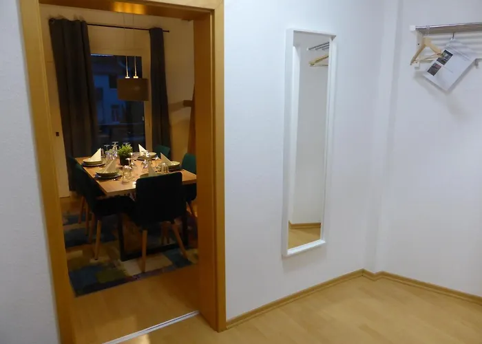 Napoleon, Naehe Zentrum, 2 Schlafzimmer, Grosser Balkon, Free Wifi ,parken Jena